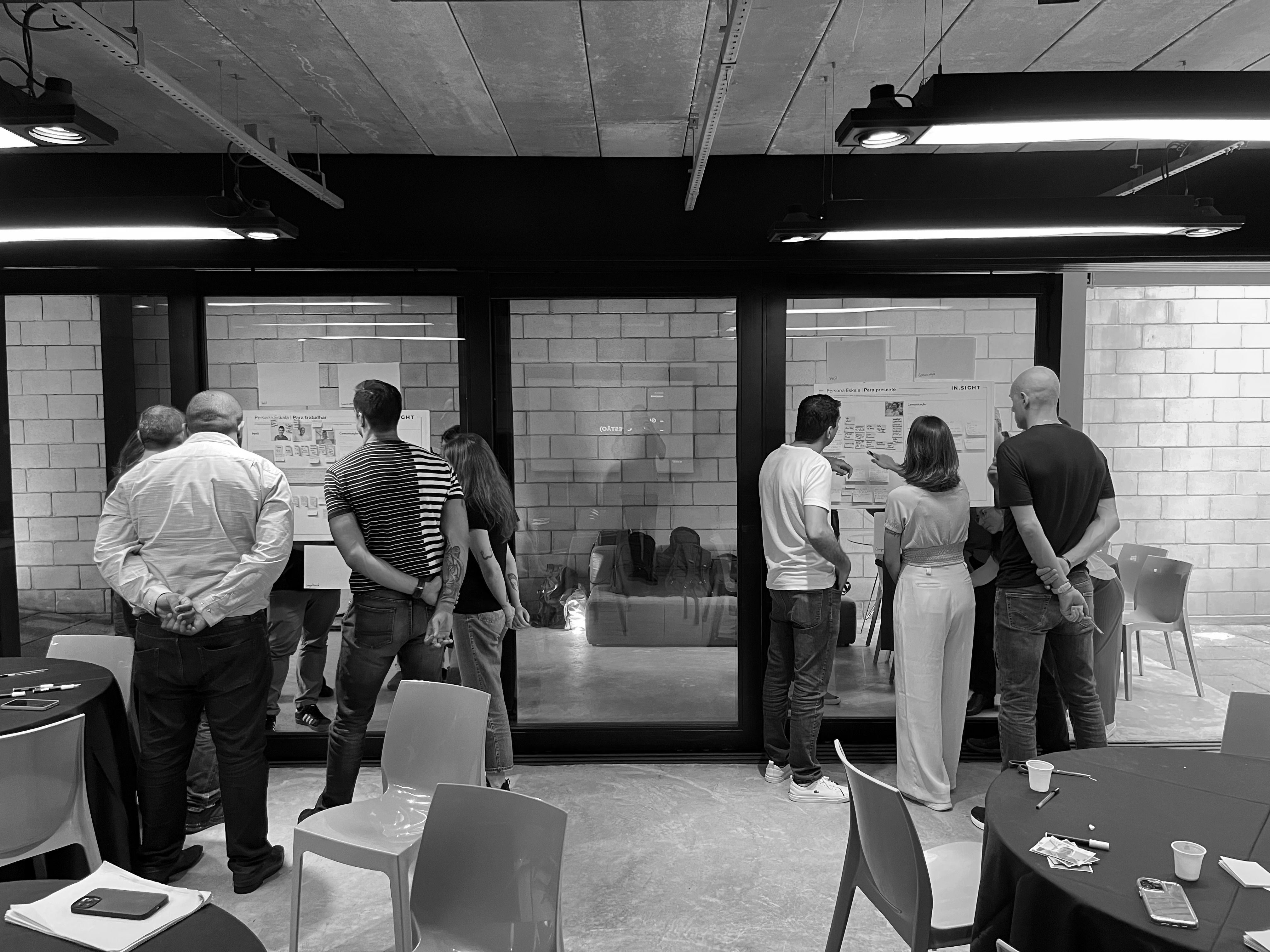 Collaborative customer mapping cross-referencing behavioral and field data in fashion retail