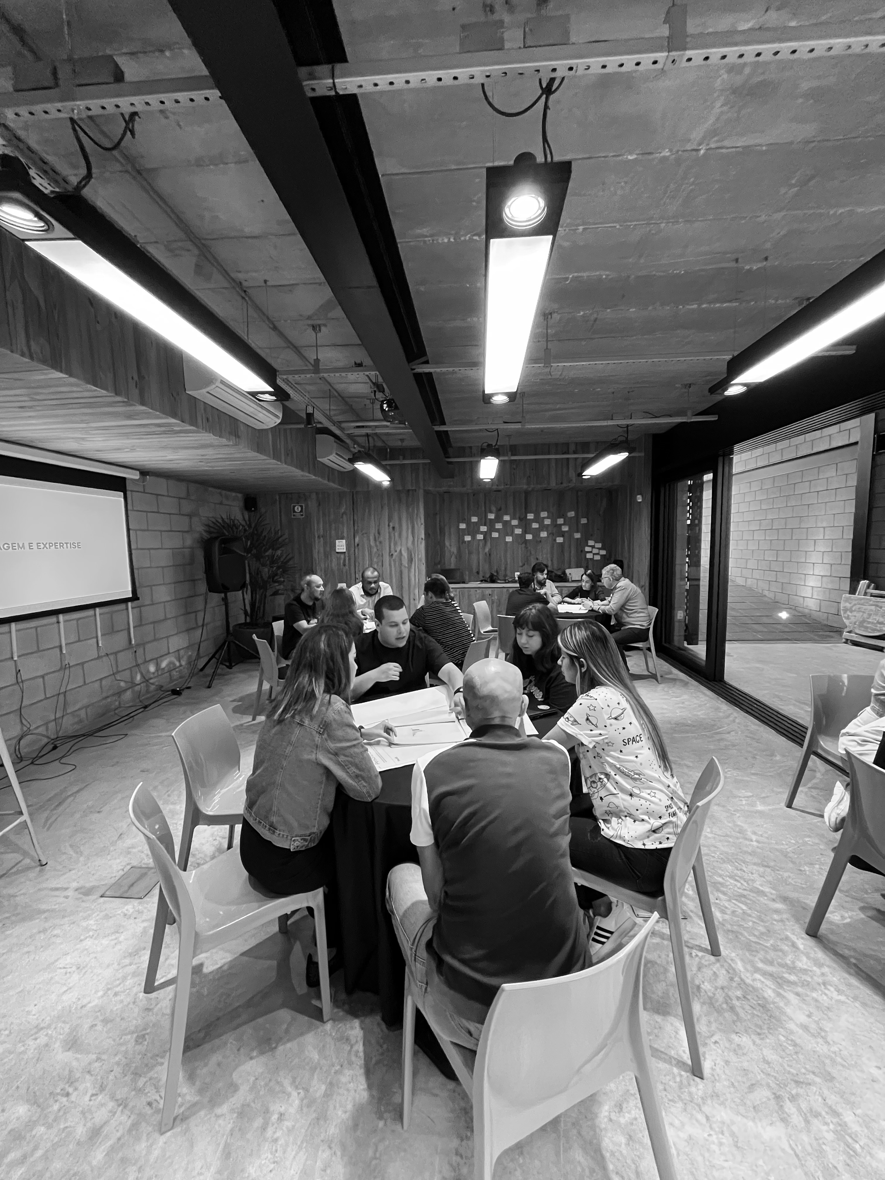 Plenary presentation and validation of consolidated personas for product and sales alignment